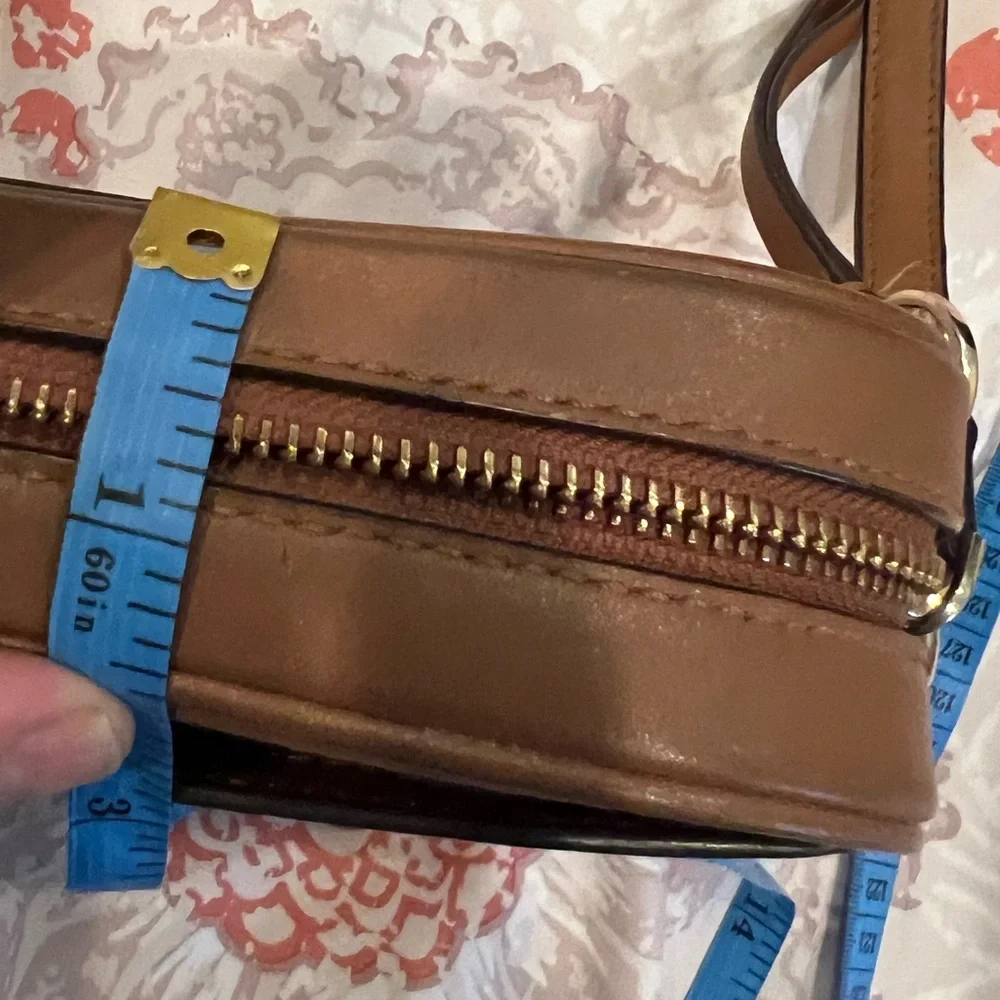 Michael Kors Jet Set East West Crossbody Vanilla/Tan Color EUC